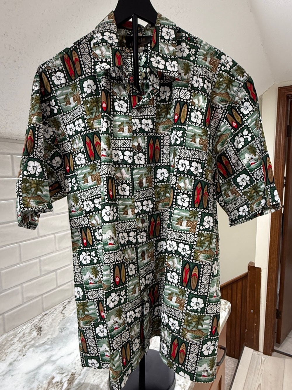 Maki’s Made in Hawaii Surfboard Hibiscus Aloha Shirt XXL